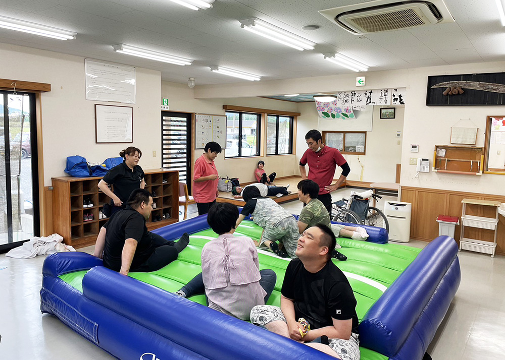 エアートランポリン